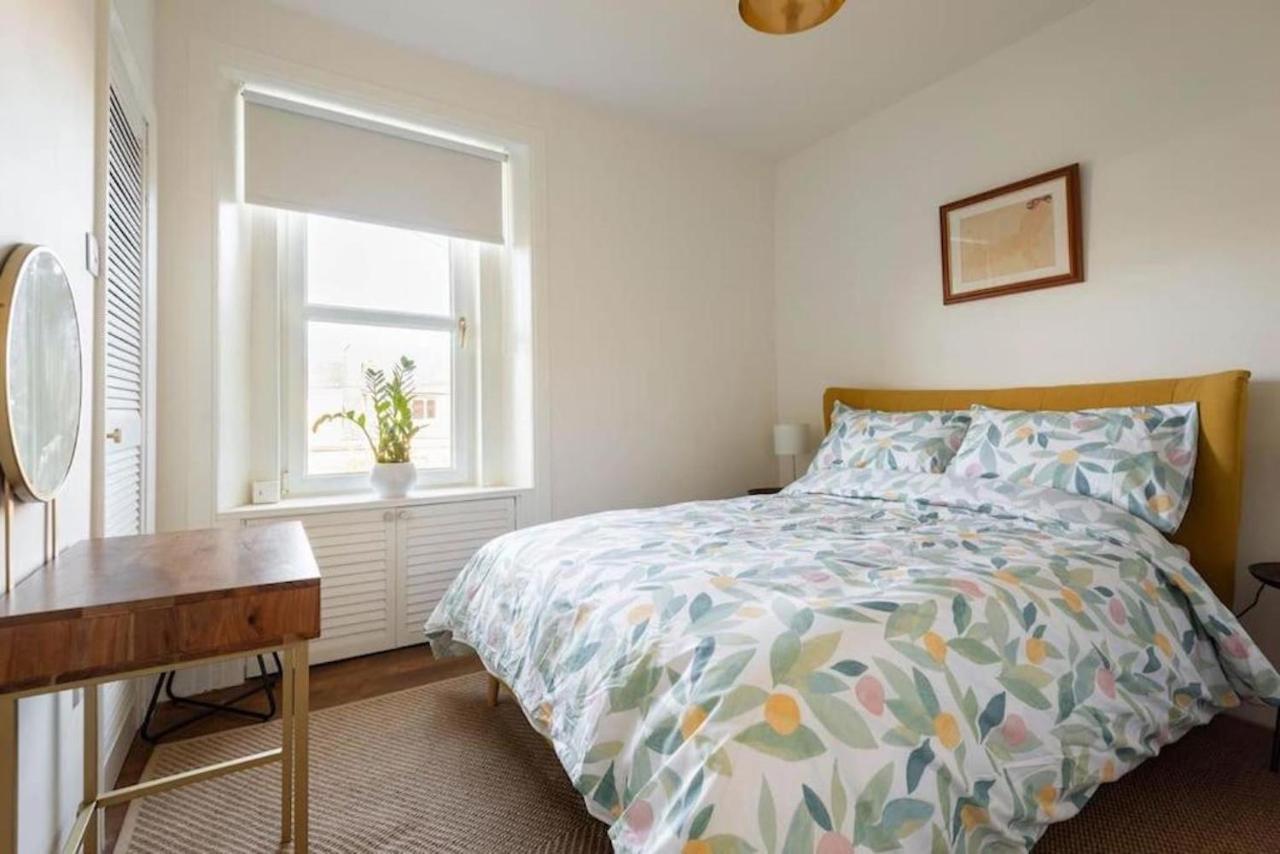 Arbroath Luxury Apartment In Mcm Style Esterno foto
